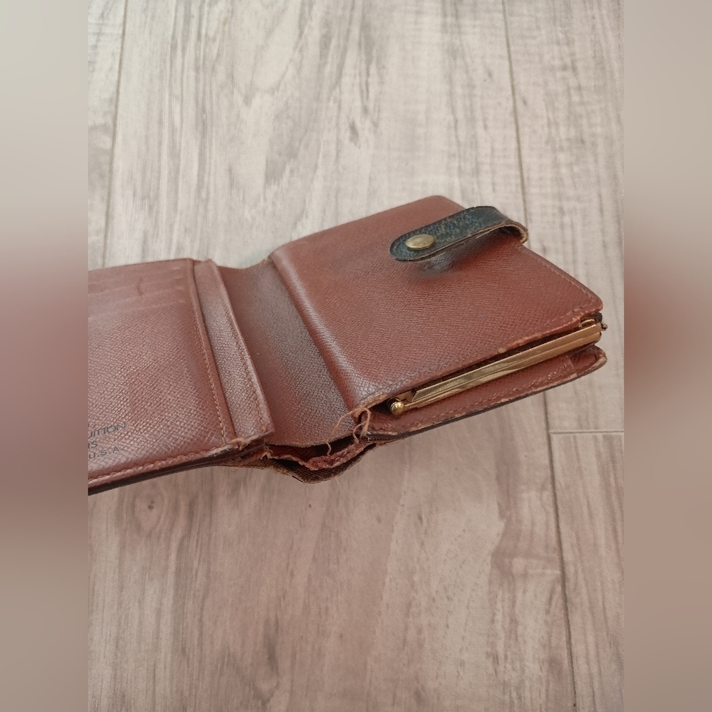 Louis Vuitton Monogram Kisslock Wallet - Picture 6 of 15